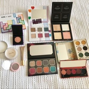 Makeup bundle, eyeshadow pallets HudaBeauty